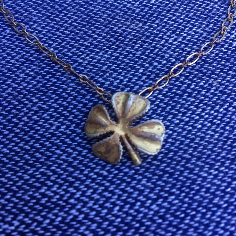 Lucky Brand Gold Clover Necklace - Picture 2 of 8